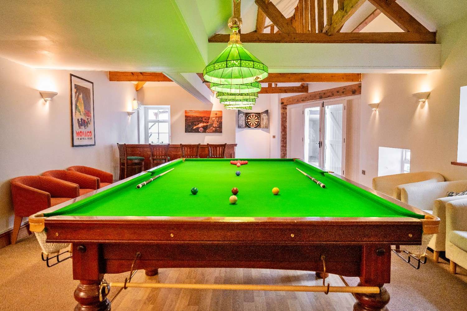 Party House with games room for 14 guests